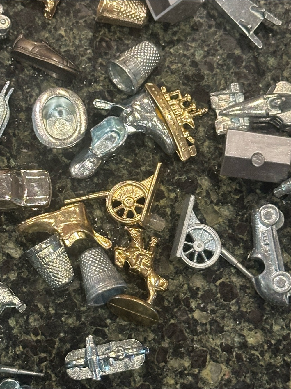 Monopoly game tokens pieces 49 stranger things hamburger car skateboard phone - Picture 5 of 14